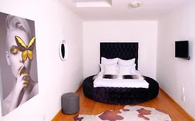 Selina Airport Lodge #Emzini